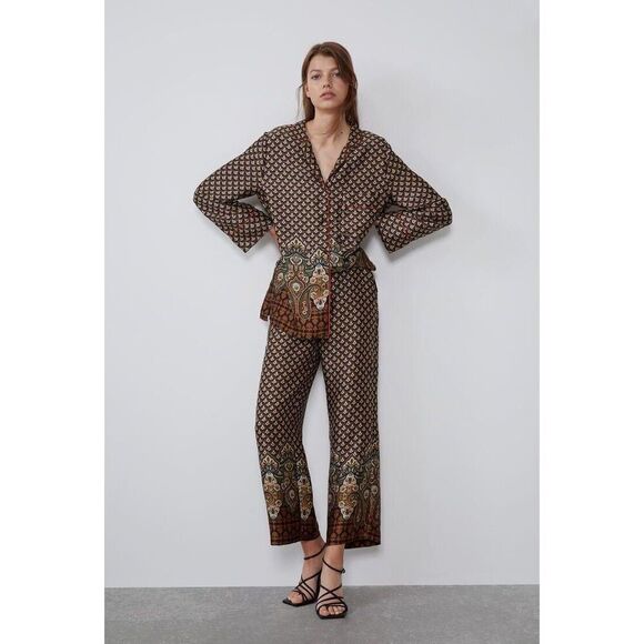 ✨ZARA PRINTED SZ MEDIUM SHIRT WITH PIPING✨ - Picture 1 of 7